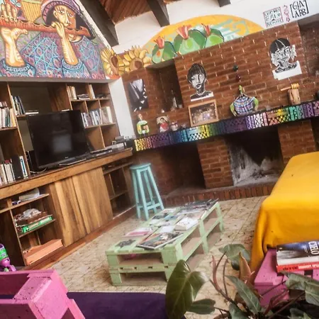 Frida Kerida Hostal-2